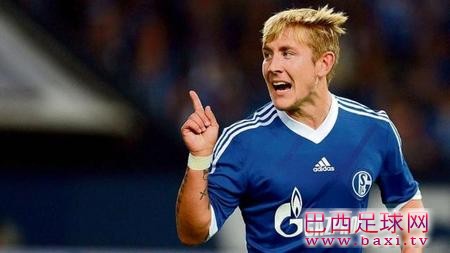拜仁也想从沙尔克签走霍尔特比