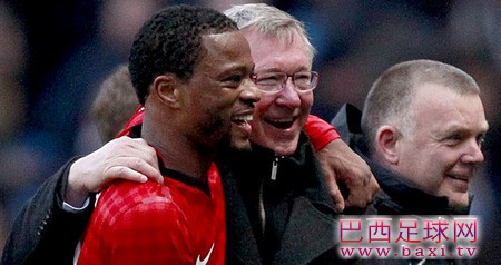 埃弗拉：赛后更衣室大家乐疯了