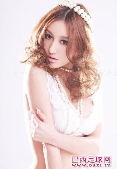 足球宝贝刘羽琦性感美照14.jpg