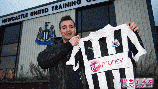 官方：纽卡斯尔完成里尔后卫德比希签约.gif
