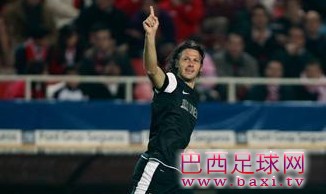 德米凯利斯：未来难料，不如专心踢球.jpg