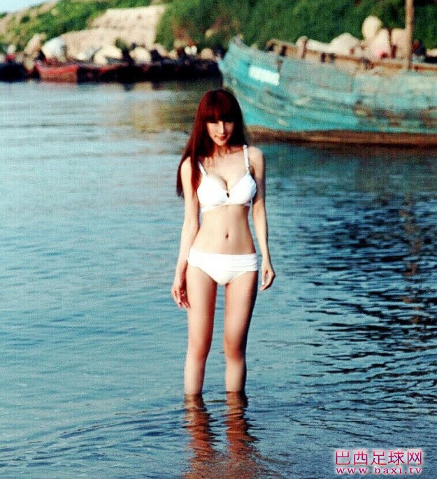 邓卓翔女友陈乐桐写真4.jpg