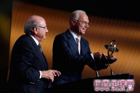 FIFA颁奖典礼：贝肯鲍尔获年度主席奖.jpg