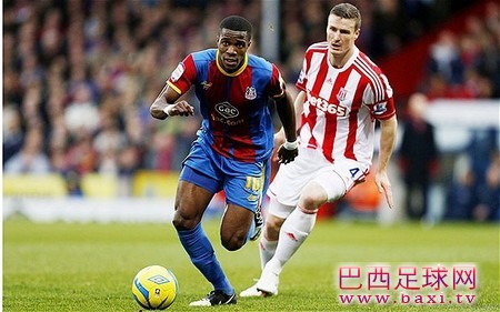 电讯：曼联领跑水晶宫前锋扎哈争夺.jpg