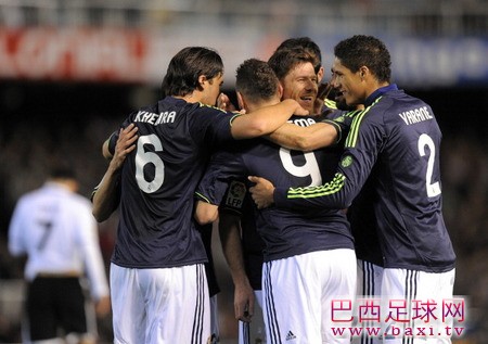 国王杯本泽马破门9人皇马1-1瓦伦进4强.jpg