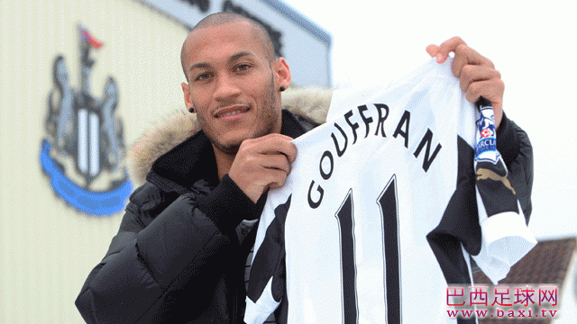 官方：纽卡斯尔签下波尔多前锋古弗兰.gif