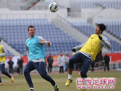 山东鲁能首次在奥体中心进行训练2.jpg