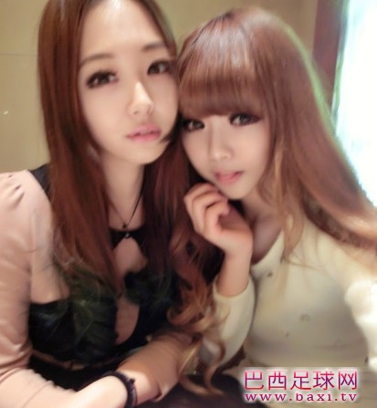 90后模特上海德比爆红 美女球迷超爱大雷8.jpg
