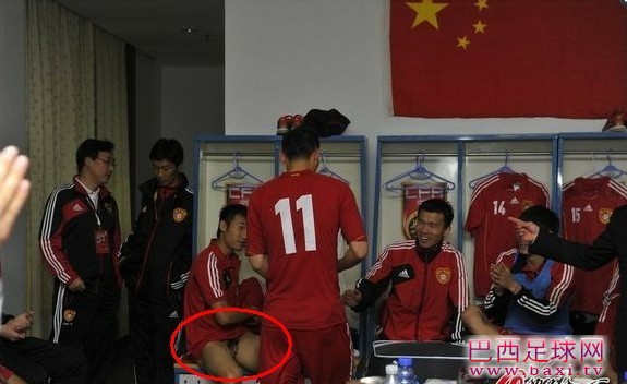 荣昊裸照.jpg