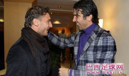 托蒂加盟罗马20年 布冯发短信祝贺.jpg