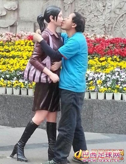 10033974_927549.jpg