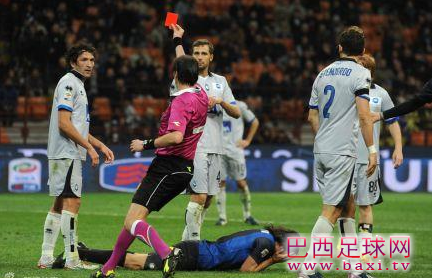 拉伊蒙蒂因肘击谢洛托被罚停赛3场.png