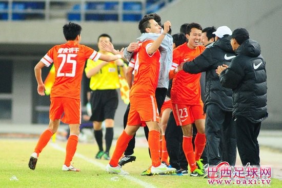 裁判改点球泰达1-2中能 郑龙世界波尤万点射.jpg