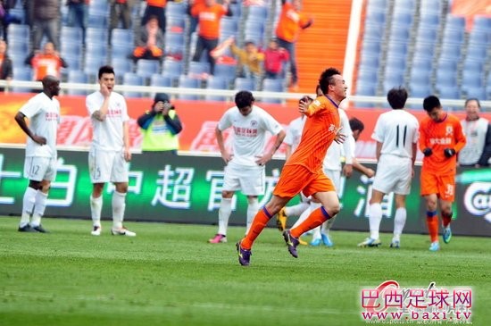 25分钟4球鲁能3-1宏运 35秒闪电战王永珀2球.jpg