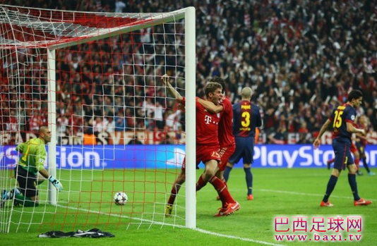 防空黑洞!巴萨被头球打爆 赛季6输球4场丢头球.png