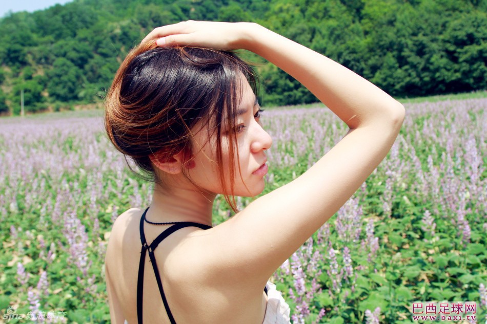 足球萌妹曲小白5.jpg