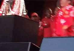曼联20冠庆祝2.gif