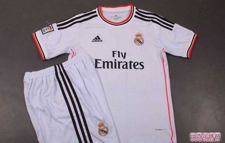2013-14赛季皇马新版球衣曝光.jpg