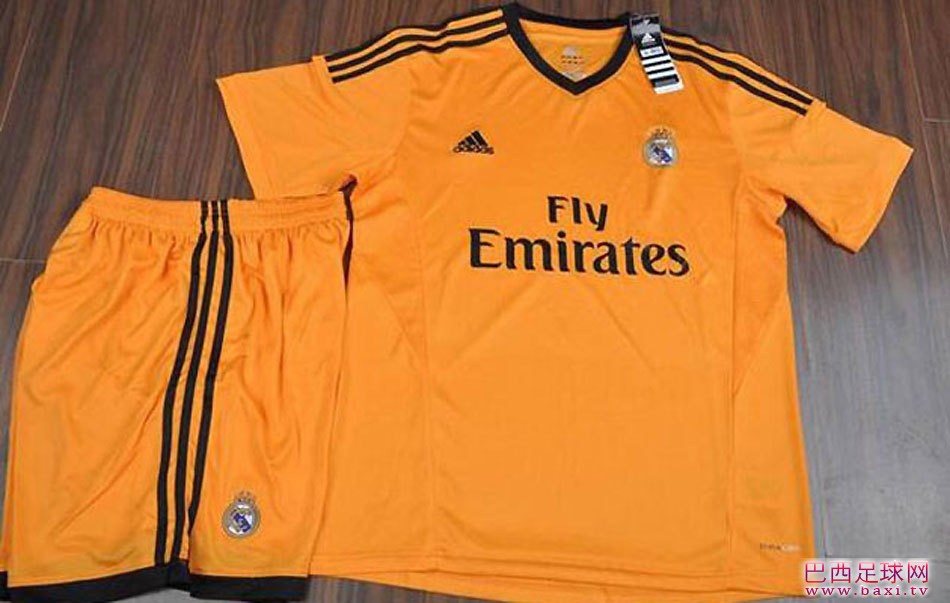 2013-14赛季皇马新版球衣曝光3.jpg