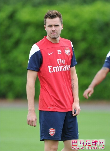 阿森纳新赛季训练图6.png