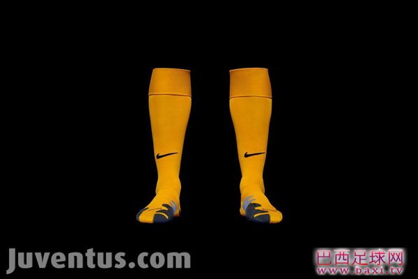 尤文图斯2013-2014赛季客场战袍发布5.jpg