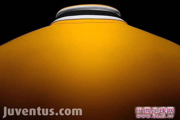 尤文图斯2013-2014赛季客场战袍发布4.jpg