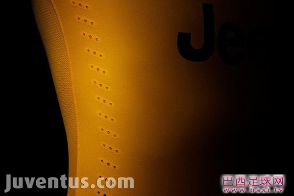 尤文图斯2013-2014赛季客场战袍发布6.jpg