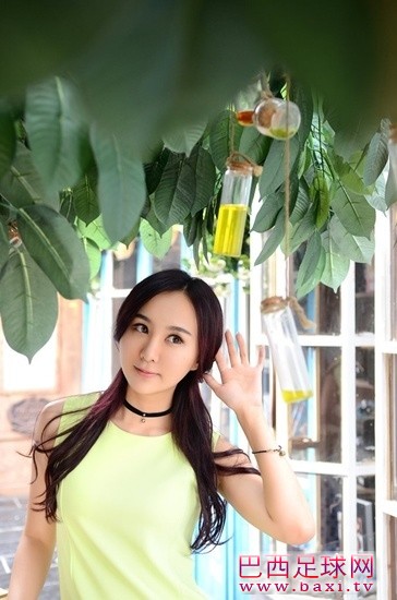 足球宝贝白莫菲清纯写真6.jpg