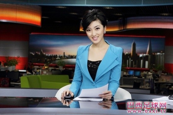 杜威前女友美女主播何卿长裙性感撩人14.jpg