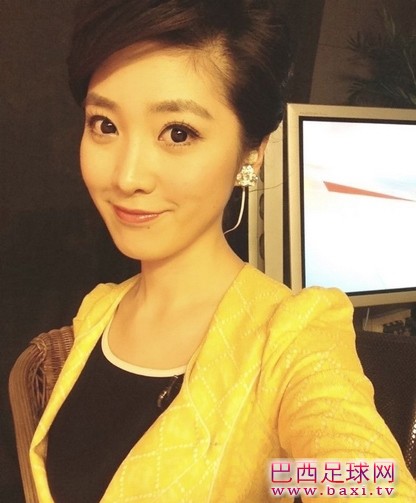 杜威前女友美女主播何卿长裙性感撩人18.jpg