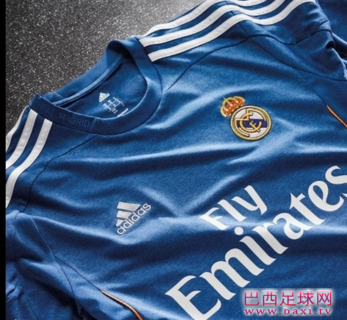 皇马客场球衣发布2.png