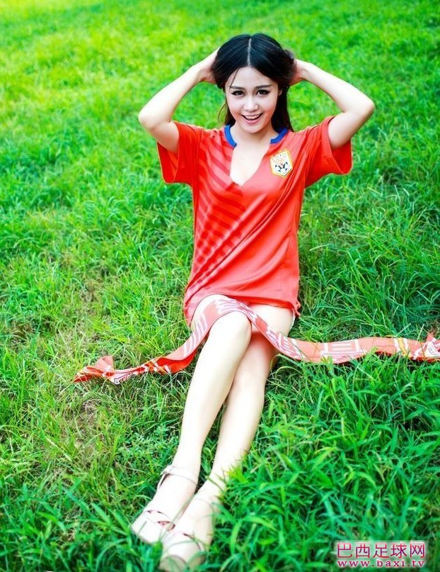 鲁能女球迷3.jpg