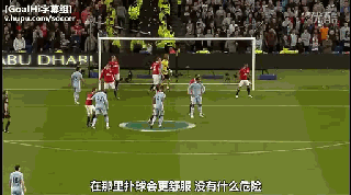 说说足球比赛中的“挡拆”应用1.gif