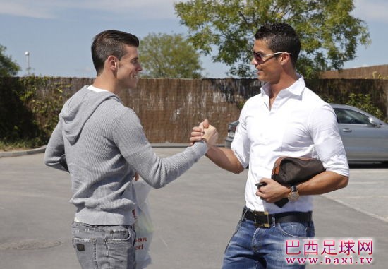 贝尔C罗第一次握手！.jpg