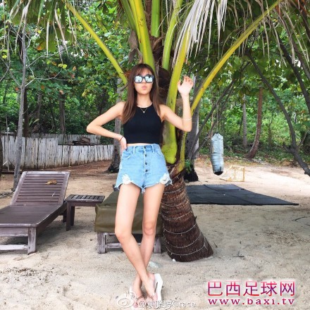 张稀哲模特女友袁雅婷性感照2.jpg
