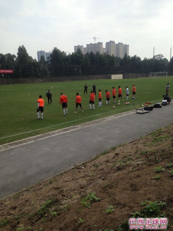 首发热身.jpg