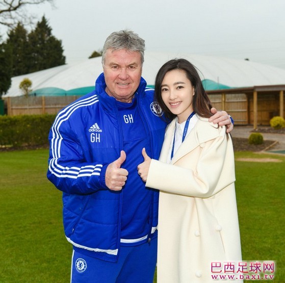 王丽坤合影切尔西众将3.JPG