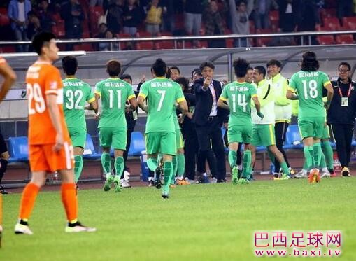 中超-罗竞阿甘5分钟2球 绿城2-0擒鲁能主场2连胜.jpg
